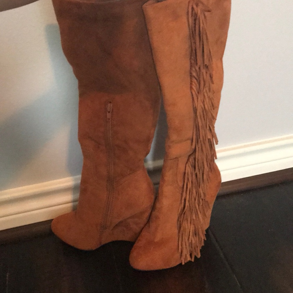 Fringe boots